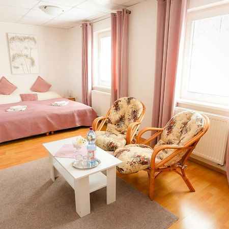 Penzion Romantik Dolná Streda Buitenkant foto