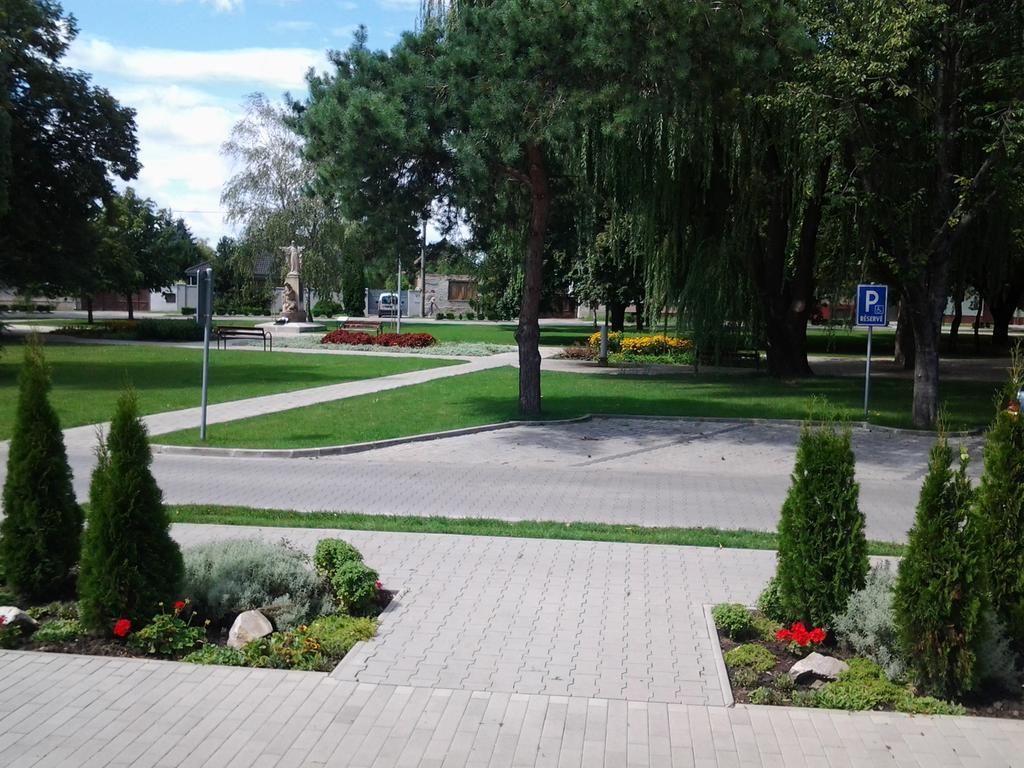 Penzion Romantik Dolná Streda Buitenkant foto
